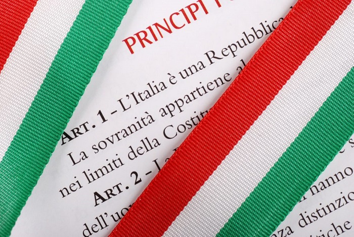 Studenti e coro Cai insieme alla presentazione del volume sulla Costituzione di Giannino Piana