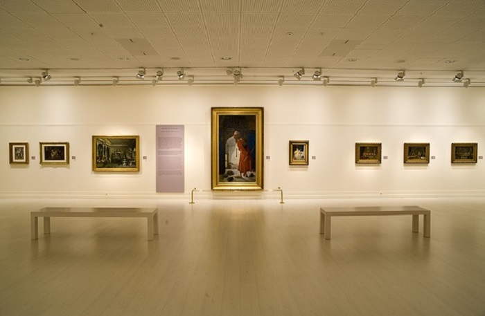 I “Colori del bosco” della pittrice aronese Caravati alla InterMobiliare di Milano