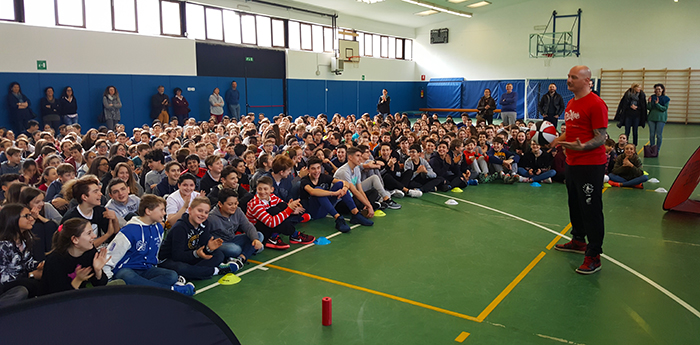 Lo sport come spettacolo con DaMove e i ragazzi della Giovanni XXIII di Arona