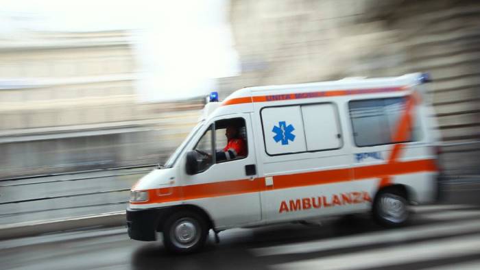 Due pedoni investiti, ragazza ventenne in codice rosso al Dea