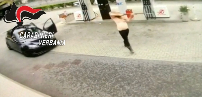 Il neonazi svizzero della ss33 è seminfermo di mente. Ma andrà a processo