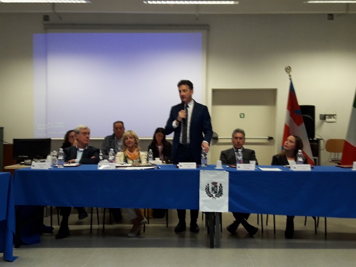 Il Pd bacchetta il sindaco: “Ha disertato il 25 aprile”. Gusmeroli: “Manifestazioni più sentite da quando ci sono io”