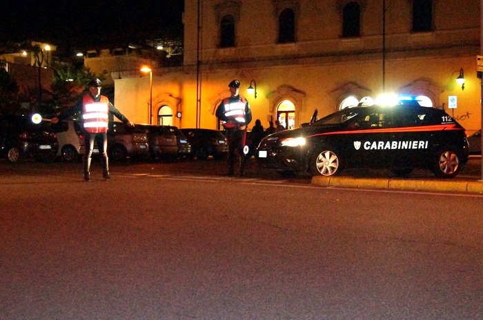 Controlli dei Carabinieri nella notte del 2 giugno: denunce e segnalazioni per consumo di alcool e droghe