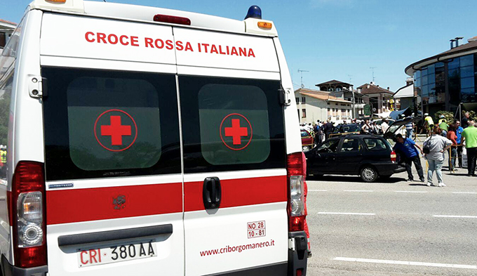 Tamponamento tra due auto a San Maurizio D'Opaglio, Donna al Dea