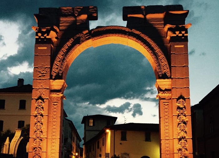 Stasera il "saluto" all'Arco di Palmira