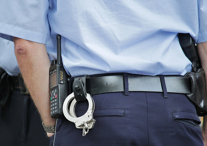 “Fatto alla guida” finisce in manette 