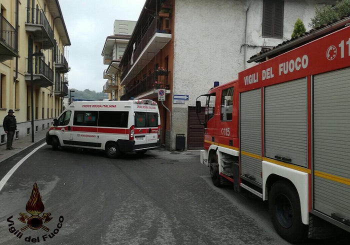 Lesa: Vigili del fuoco e 118 soccorrono persona colpita da malore fuori da casa
