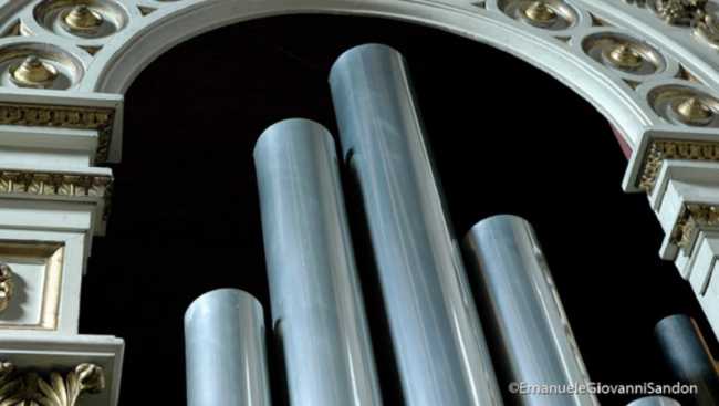 EGS2006 01758 fotoOrgano ChiesaSantaMariaArona fotoSandon