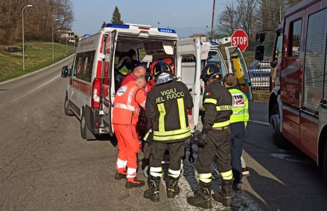 ambulanza vigili fuoco barella