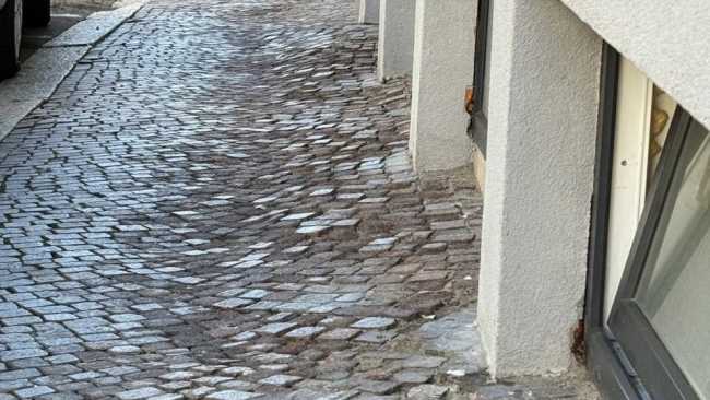 arona avvallamento marciapiede