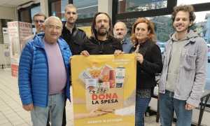 arona dona la spesa