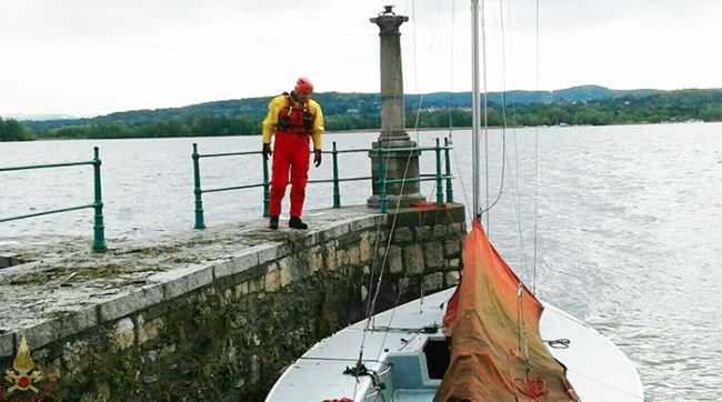 barca lago vigili recupero