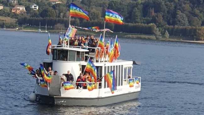 battello pace arrivo arona