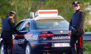 carabinieri auto agenti piedi
