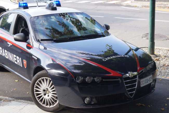 carabinieri auto fronte