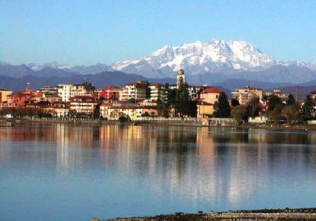 castelletto sopra ticino dal fiume