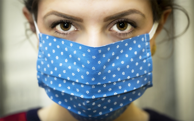 covid faccia donna blu