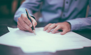 firma contratto mano 3