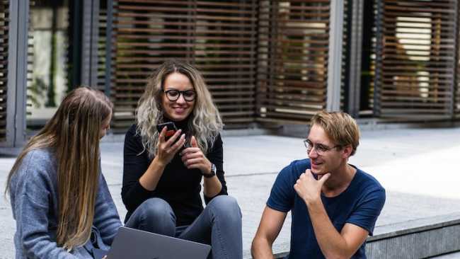 giovani foto generica