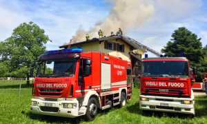incendio caltignaga tetto due vigili