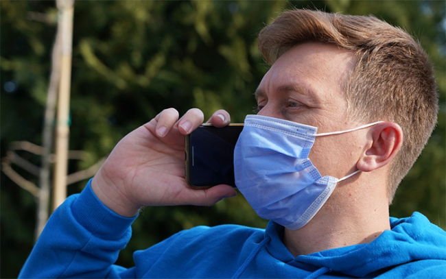 mascherina telefono covid