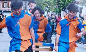 palio asini arrivo arancioni blu