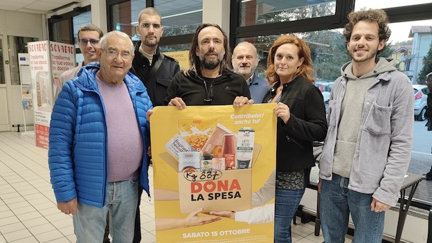 arona dona la spesa
