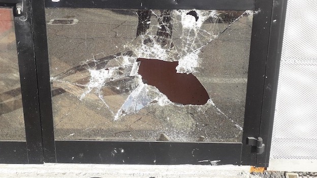 castelletto vandalismo palazzetto 1